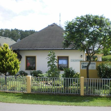 Privat Buk 100 Apartman Jindřichŭv Hradec Kültér fotó