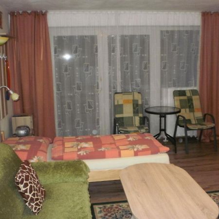 Privat Buk 100 Apartman Jindřichŭv Hradec Kültér fotó