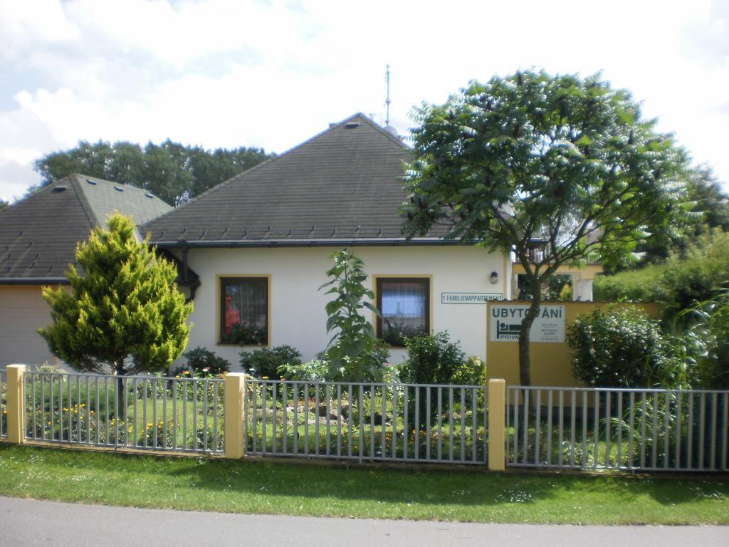 Privat Buk 100 Apartman Jindřichŭv Hradec Kültér fotó