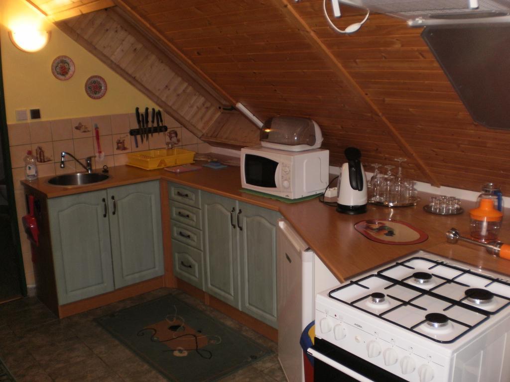 Privat Buk 100 Apartman Jindřichŭv Hradec Kültér fotó