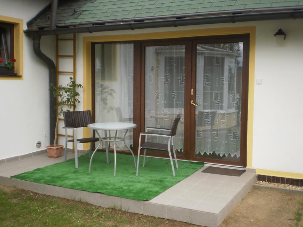 Privat Buk 100 Apartman Jindřichŭv Hradec Kültér fotó