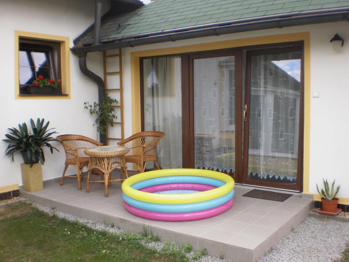 Privat Buk 100 Apartman Jindřichŭv Hradec Kültér fotó