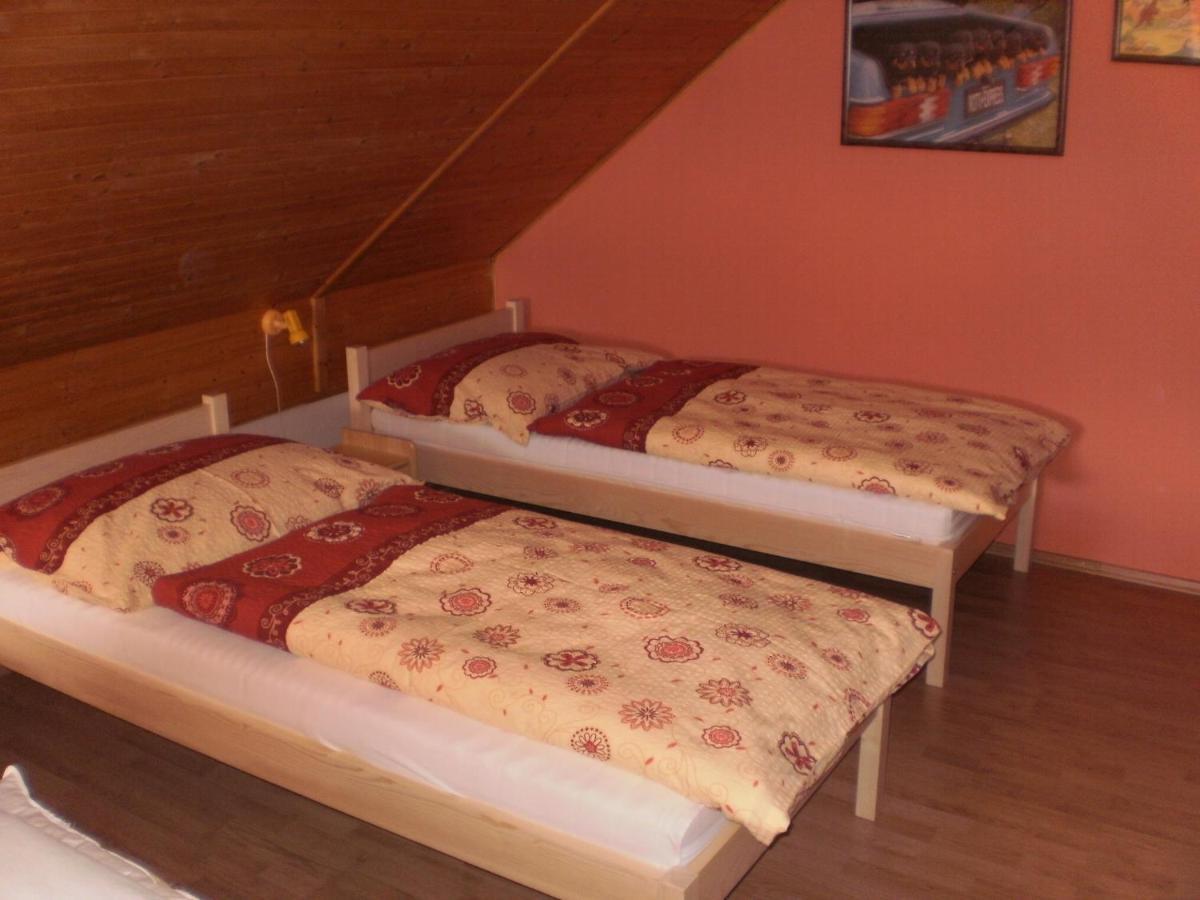 Privat Buk 100 Apartman Jindřichŭv Hradec Kültér fotó